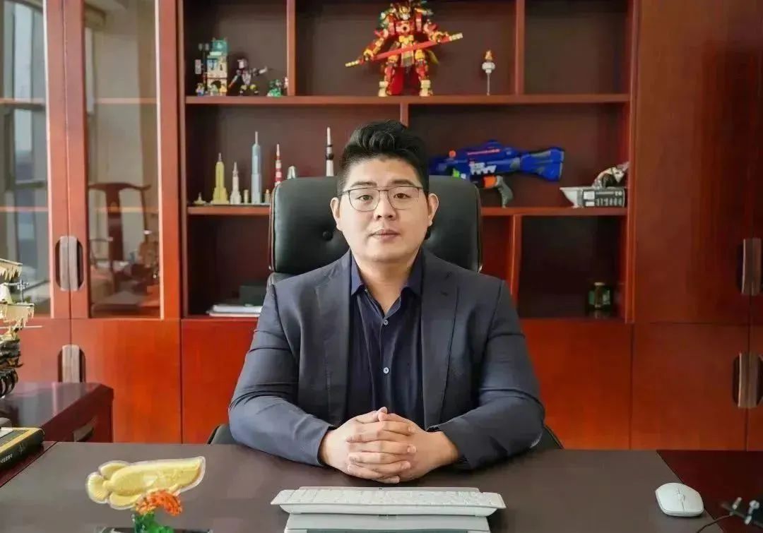 齊魯儒商！省委組織部《黨員干部之友》刊發(fā)宏鑫源集團王文博風(fēng)采(圖1)